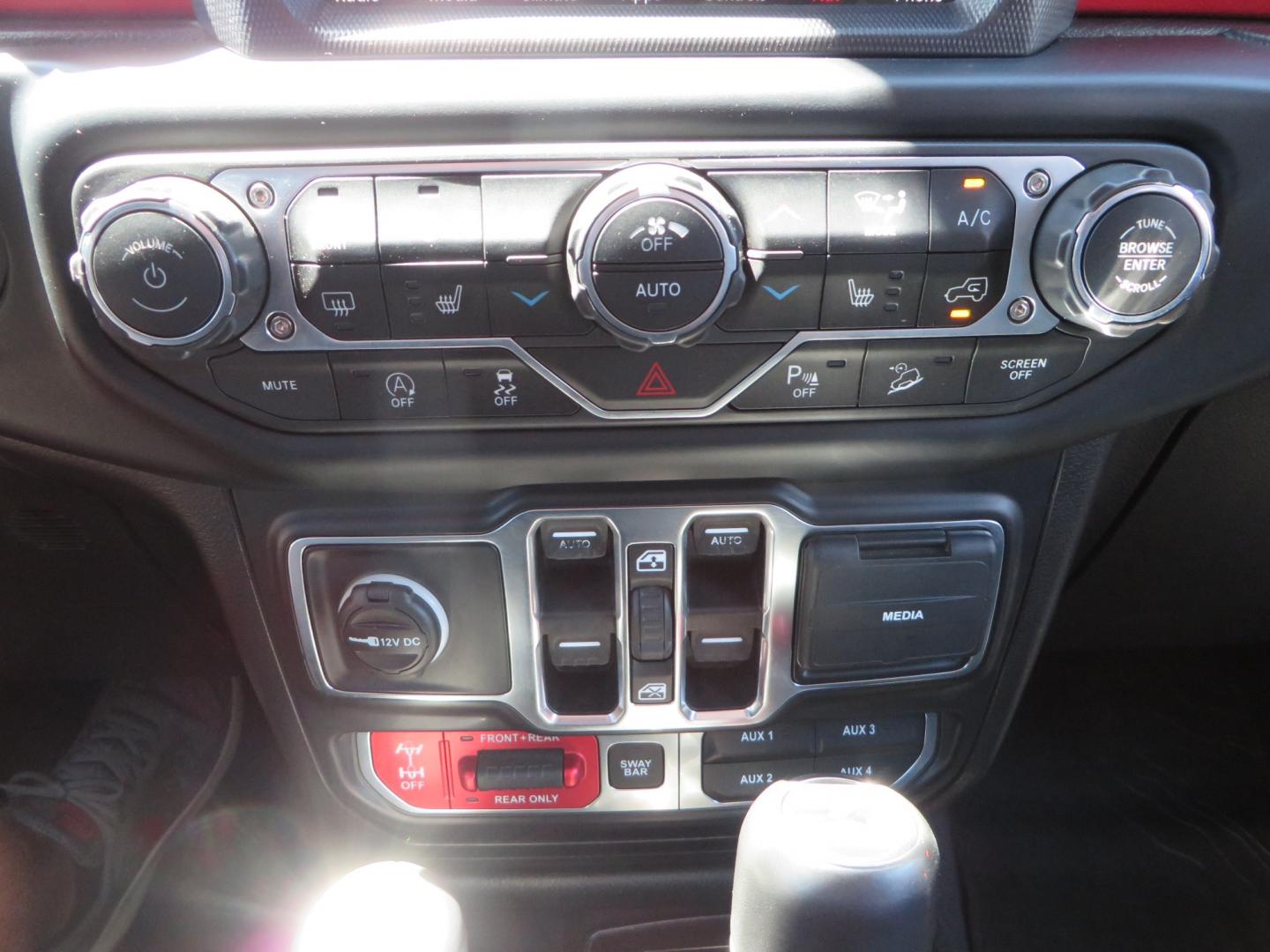 2019 Red /Black Jeep Wrangler Unlimited Rubicon (1C4HJXFN7KW) with an 2.0L L4 DOHC 16V TURBO engine, automatic transmission, located at 2630 Grass Valley Highway, Auburn, CA, 95603, (530) 508-5100, 38.937893, -121.095482 - Rubicon JL ready for all of your offroad adventures. This Jeep is sitting on a Rubicon Express lift kit, RE 2.5 Extreme series shocks, 17" Method bead grip wheels, 37" BFG KO2 tires, EVO front bumper, Warn winch, Road Armor rock slliders, and a HD Jeep spare tire carrier. - Photo#29